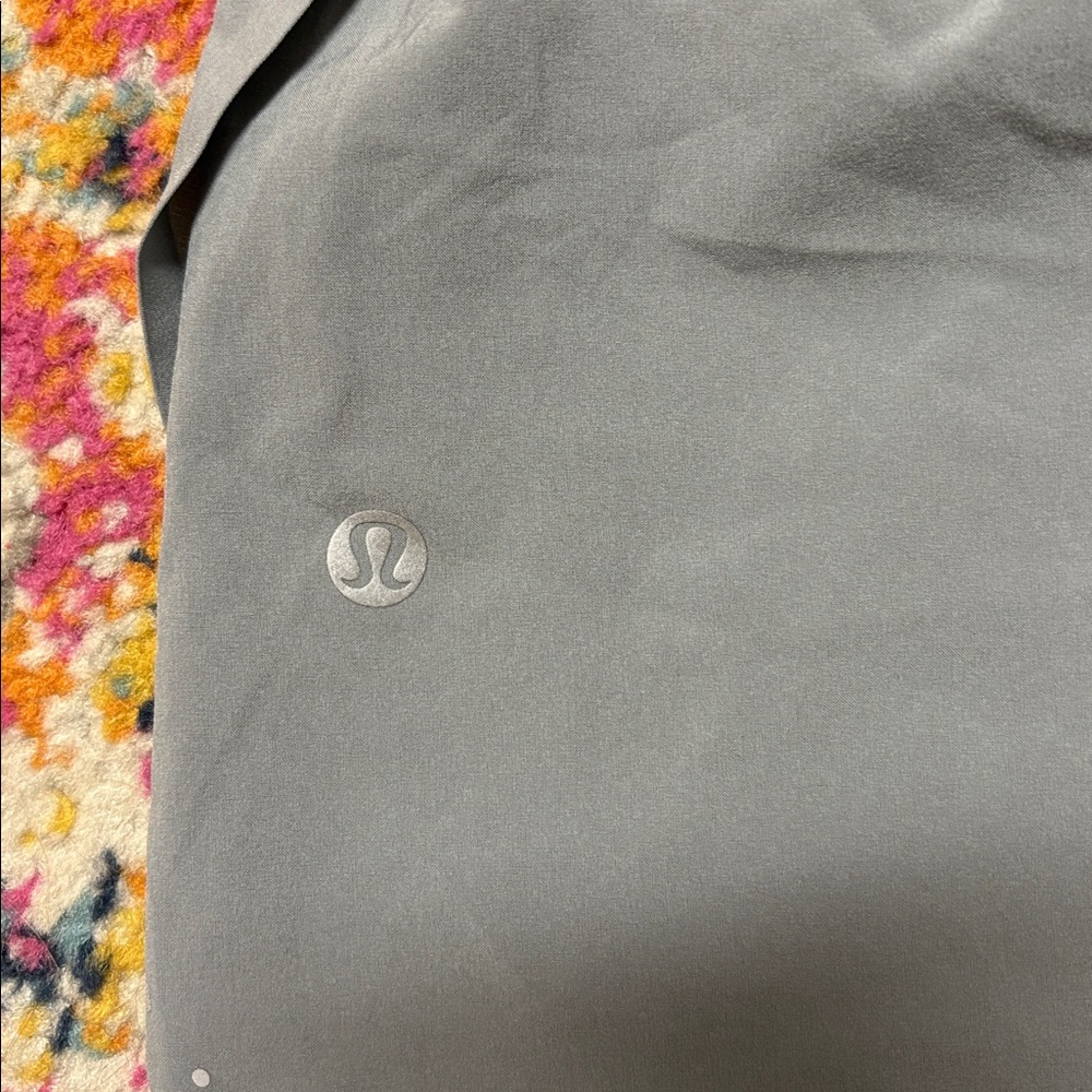 Lululemon Set the Pace Shorts - Picture 3 of 4